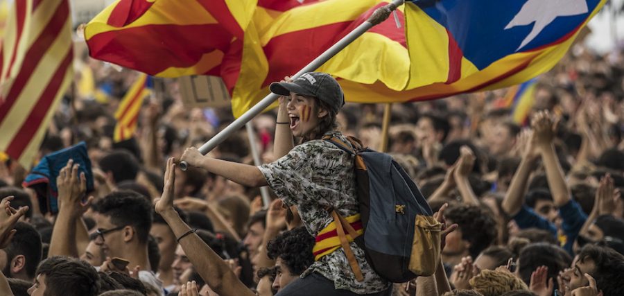 BARCELONA, SPAIN - SEPTEMBER 28:  Students demonstrate against the position of the Spanish government to ban the Self-determination referendum of Catalonia during a university students strike on September 28, 2017 in Barcelona, Spain. The Catalan goverment is keeping with its plan to hold a referendum, due to take place on October 1, which has been deemed illegal by the Spanish government in Madrid.  (Photo by Dan Kitwood/Getty Images)